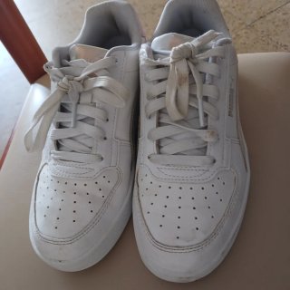 Tenis Puma blancos y rosas Talla 36