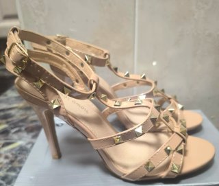 Sandalias con Tachuelas