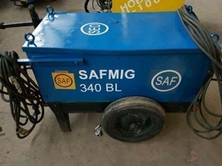 - MÁQUINA DE SOLDAR Y DE TIC