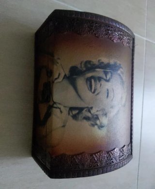 Caja de madera decorada