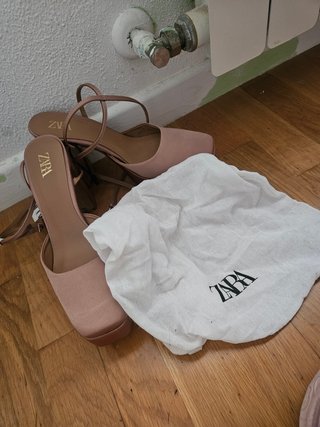 Zapatos de tacón Zara plataforma rosa