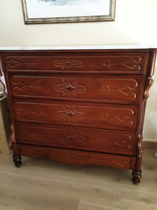 Cómoda de madera