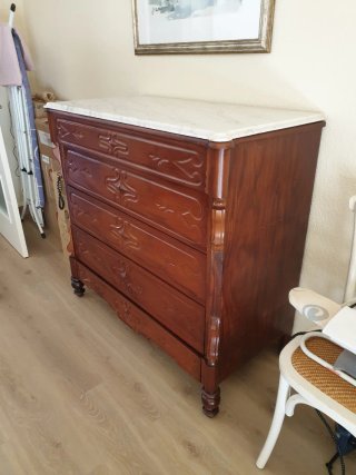 Cómoda de madera