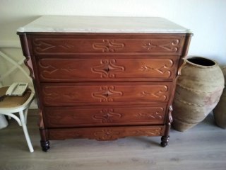 Cómoda de madera