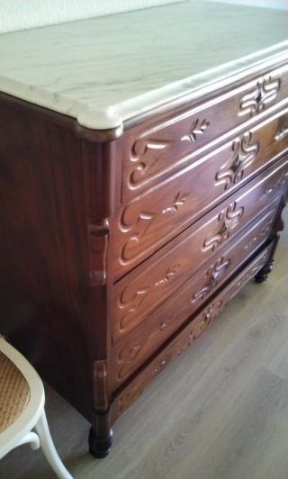 Cómoda de madera