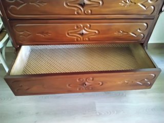 Cómoda de madera