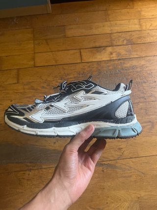 Sneakers Off-White Nere e Bianche