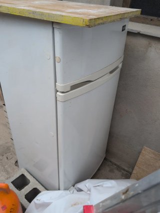 Nevera de gas blanca