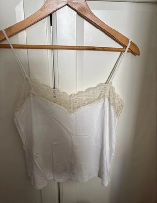 Camiseta Zara encaje blanco