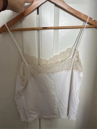 Camiseta Zara encaje blanco