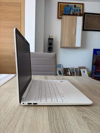 Ordenador portátil HP blanco