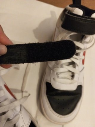 Botín Nike Blanco y Rojo