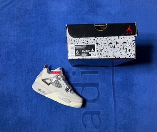Air Jordan 4 Retro Frozen Moments