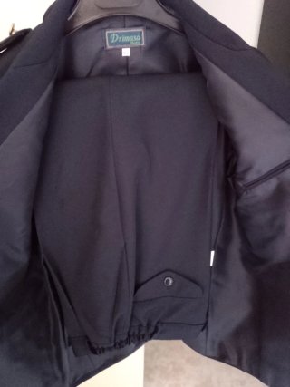 Traje de Comunión Azul Marino con Detalles Dorados
