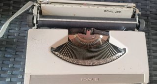Máquina de escribir Royal 200