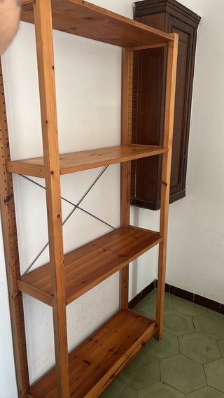 Estantería de madera