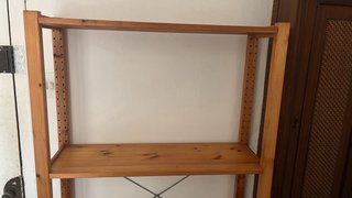 Estantería de madera