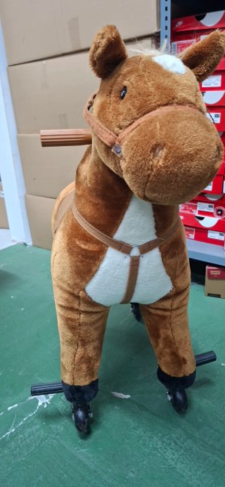 Caballito de peluche con ruedas