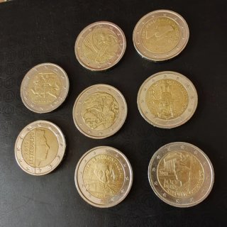 Lotto 8 monete 2 euro commemorative