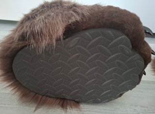 Fursuit outdoor feet paws furry brown marron cafe