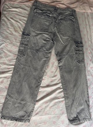 Pantalones cargo vaqueros grises estilo streetwear