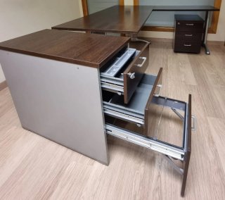 Mesa de oficina L con cajonera y archivador