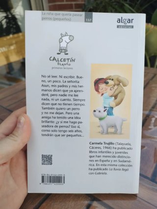 La niña que quería pasear perros (pequeños)