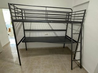 Cama litera IKEA con escritorio