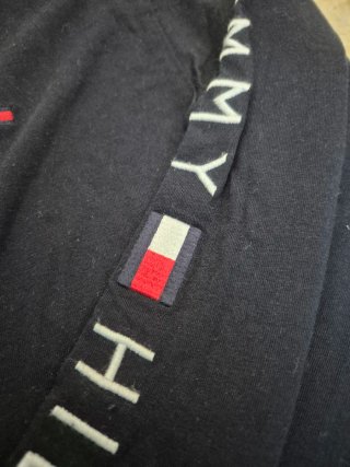 Camiseta Tommy Hilfiger logo bordado