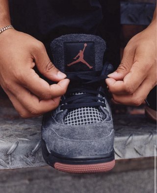 Air Jordan 4 Retro London Nero Marrone