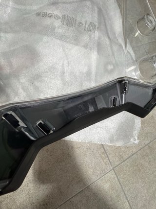 Pantalla Suzuki Moto Negra