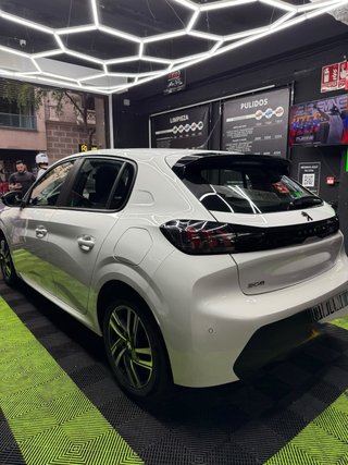 Peugeot 208 2023