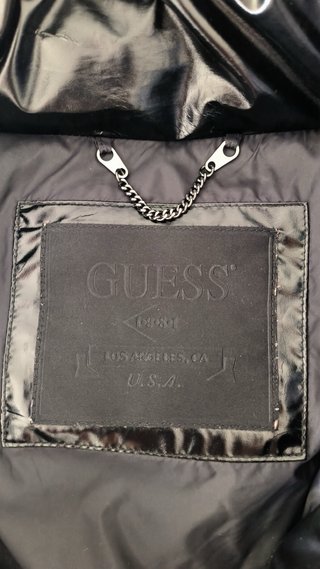 Abrigo Guess Negro Brillo Con Capucha