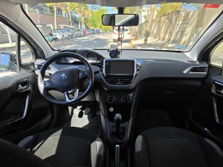 Peugeot 208 2016