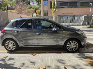Peugeot 208 2016