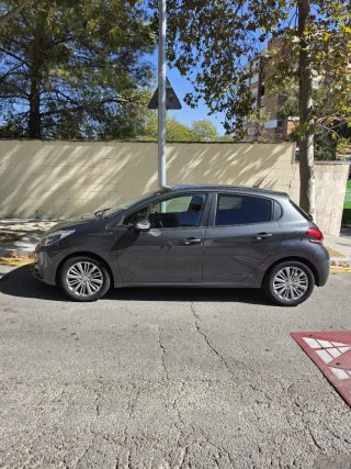 Peugeot 208 2016