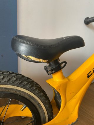 Bici equilibrio Conor amarilla