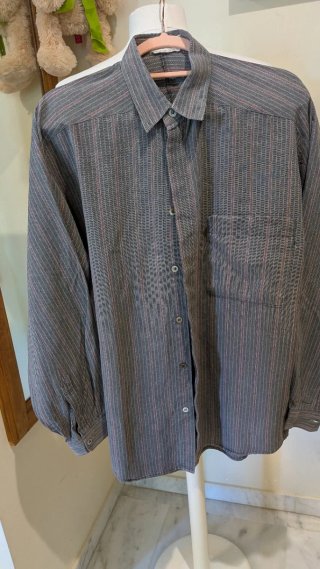 Camisa Yumiko Tamura gris rayas