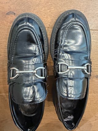 Mocasines negros Zara con hebilla