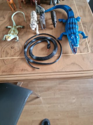 21 animales de juguete