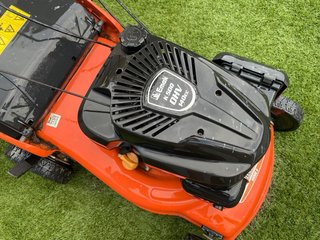 Cortacésped Naranja y Negro