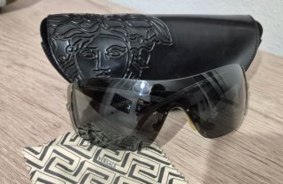 Occhiali da sole Versace neri e grigi