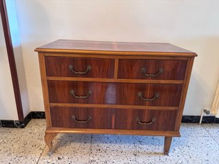 Mueble cajonero antiguo de madera