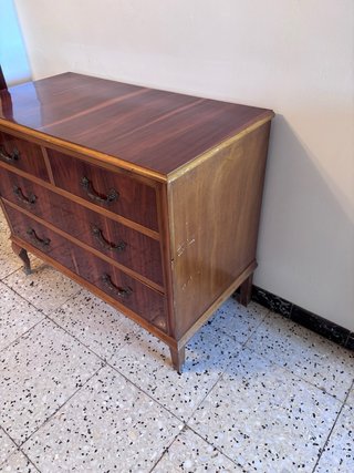 Mueble cajonero antiguo de madera