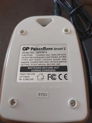 Cargador Pilas GP Smart 2