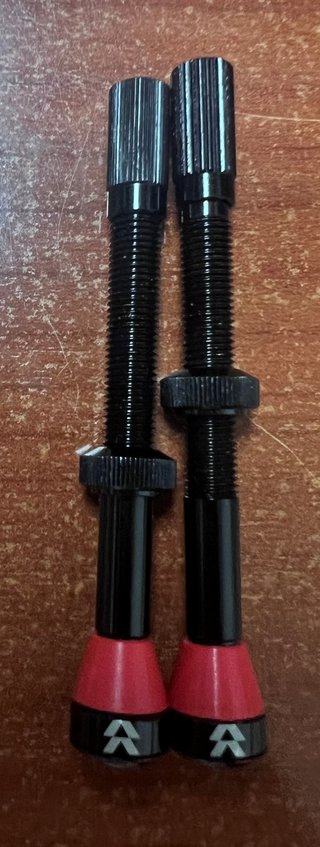 Ruedas carbono ZAMBRA Perfil ondulado.