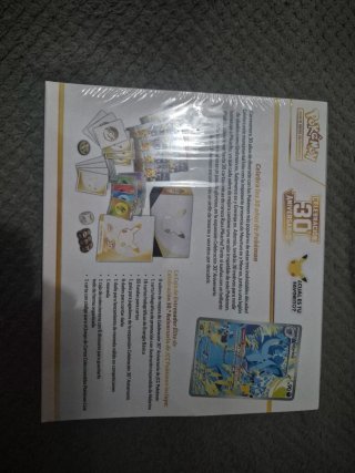 Caja Entrenador Élite Pokémon 30 Aniversario