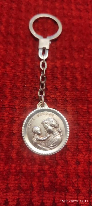 Dos llaveros de plata de ley son dos