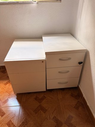 Cajoneras blancas de plástico
