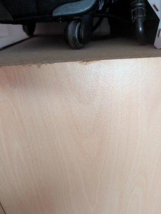 Armario de madera beige